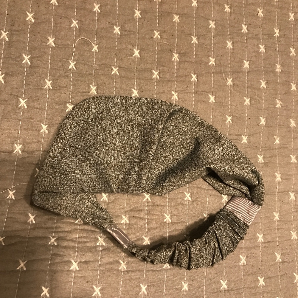 Grey Elastic dri-fit material headband